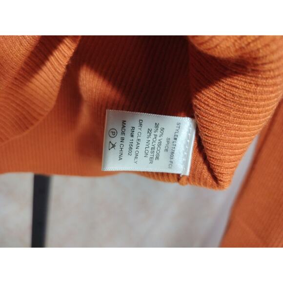 Women's Collared Deep Plunge Twist Crop Top Long Sleeve Sweater, Size Large - Picture 8 of 13